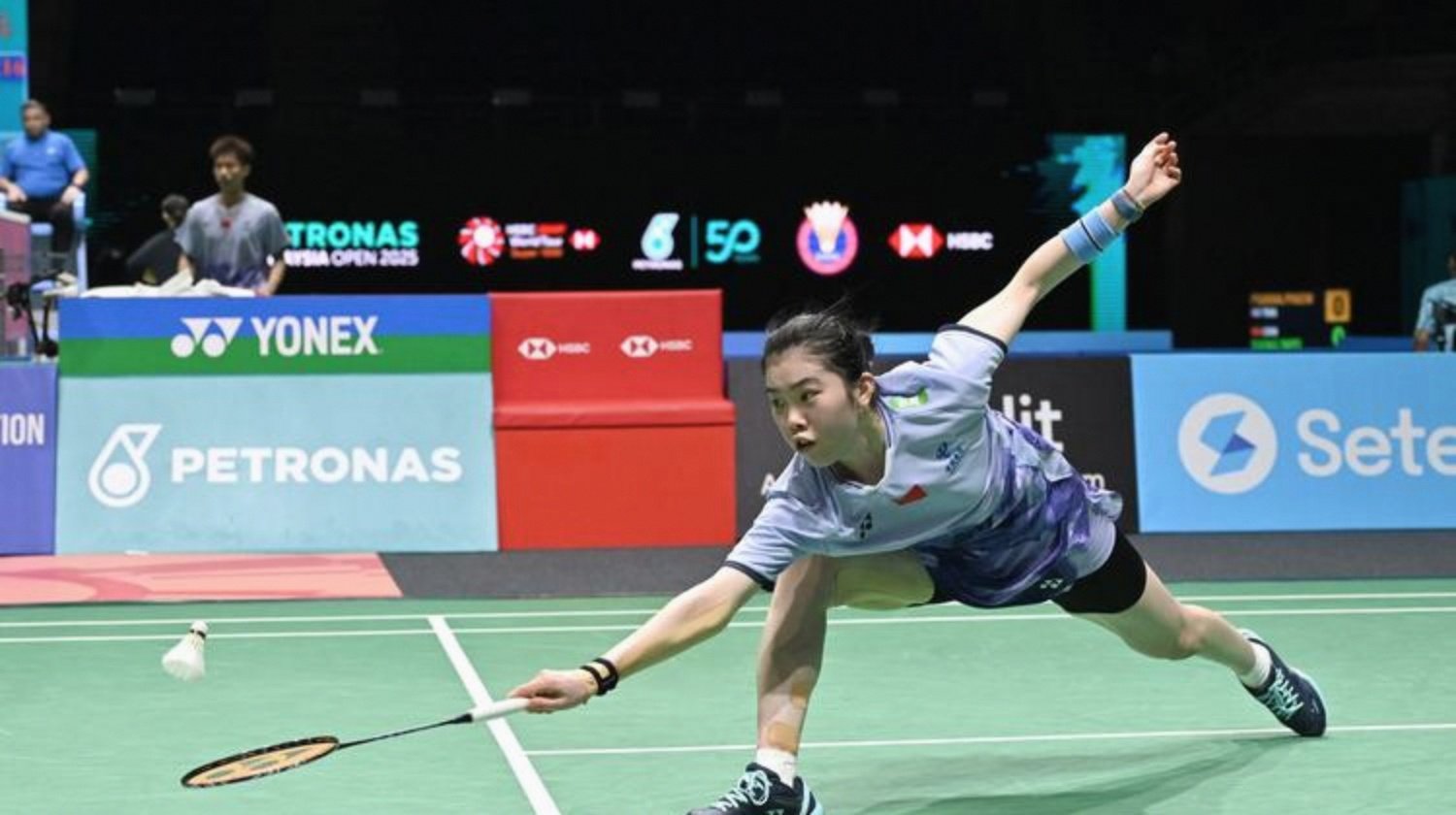 羽毛球明星选手受伤退赛,引发热议 羽毛球明星选手受伤退赛,引发热议