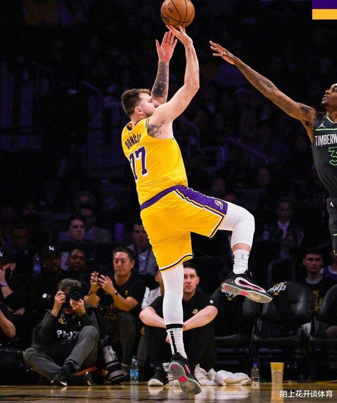 尼克斯力克青岛队，戈贝尔点燃赛场