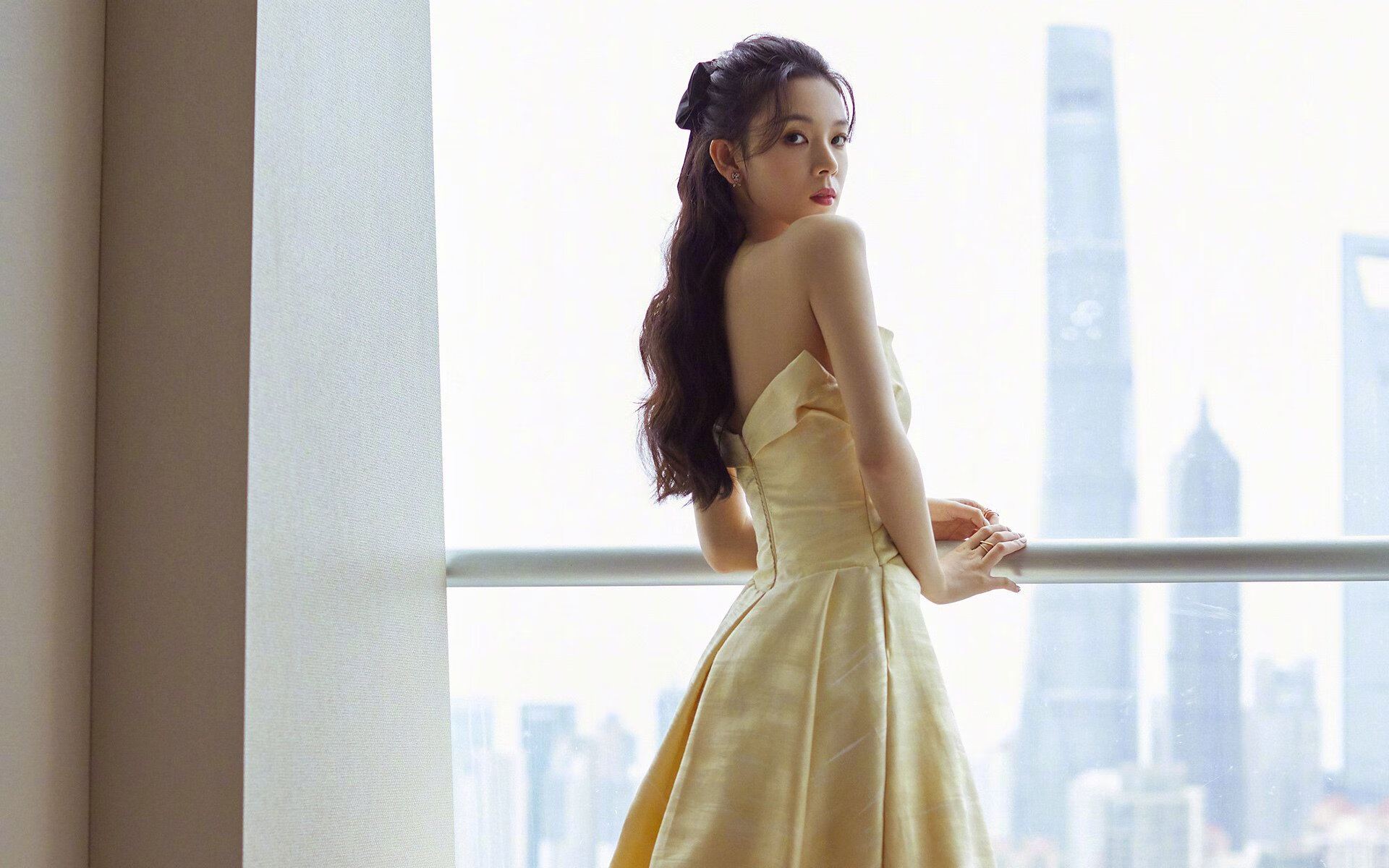 一支黄蜂蜇伤雄鹿，大帝出鞘定乾坤