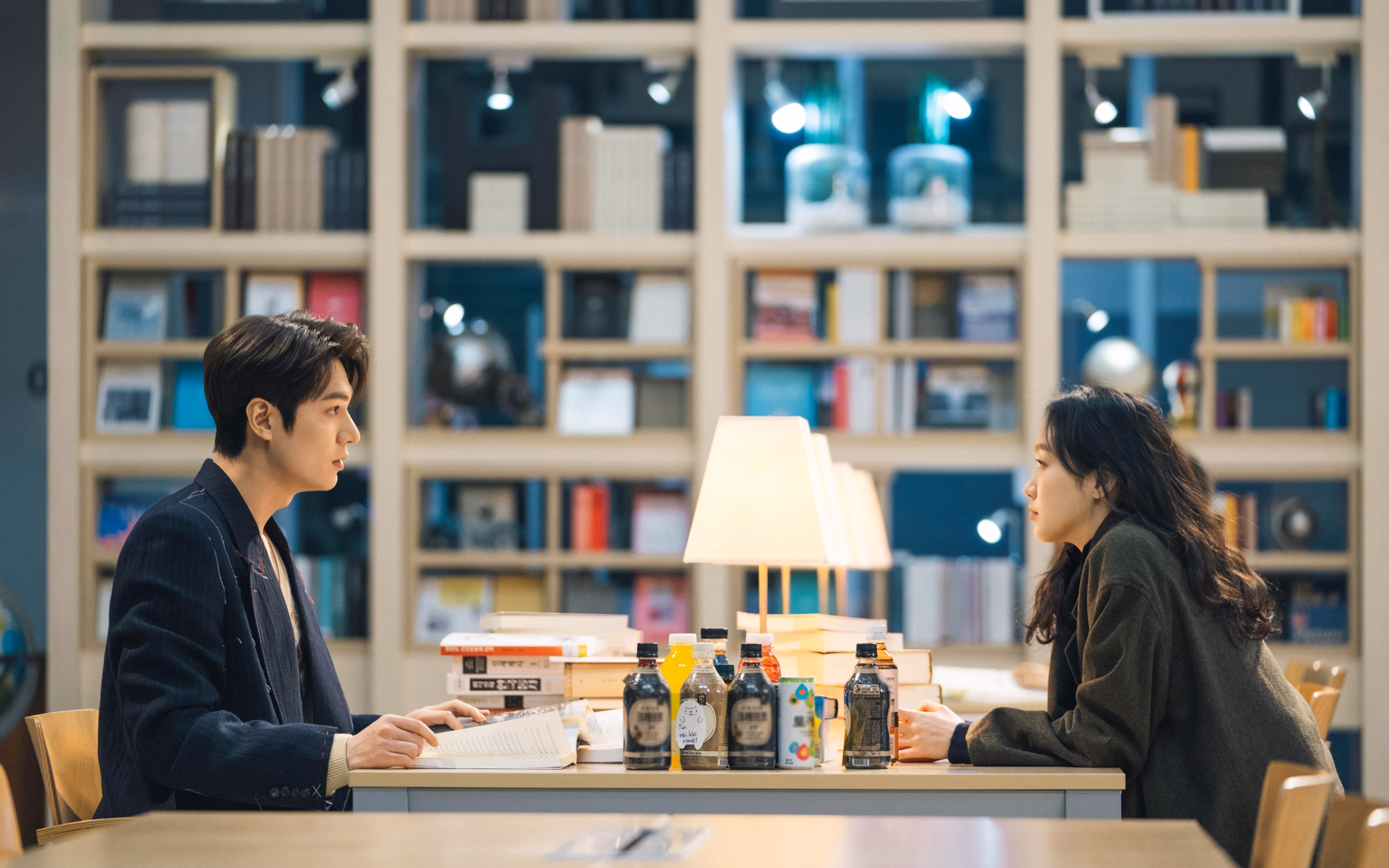 看到您的关键词，一个充满戏剧性的足球故事瞬间在脑海中成型。这不仅仅是一场胜利，更是一位球星在重压下蜕变为关键先生的加冕礼