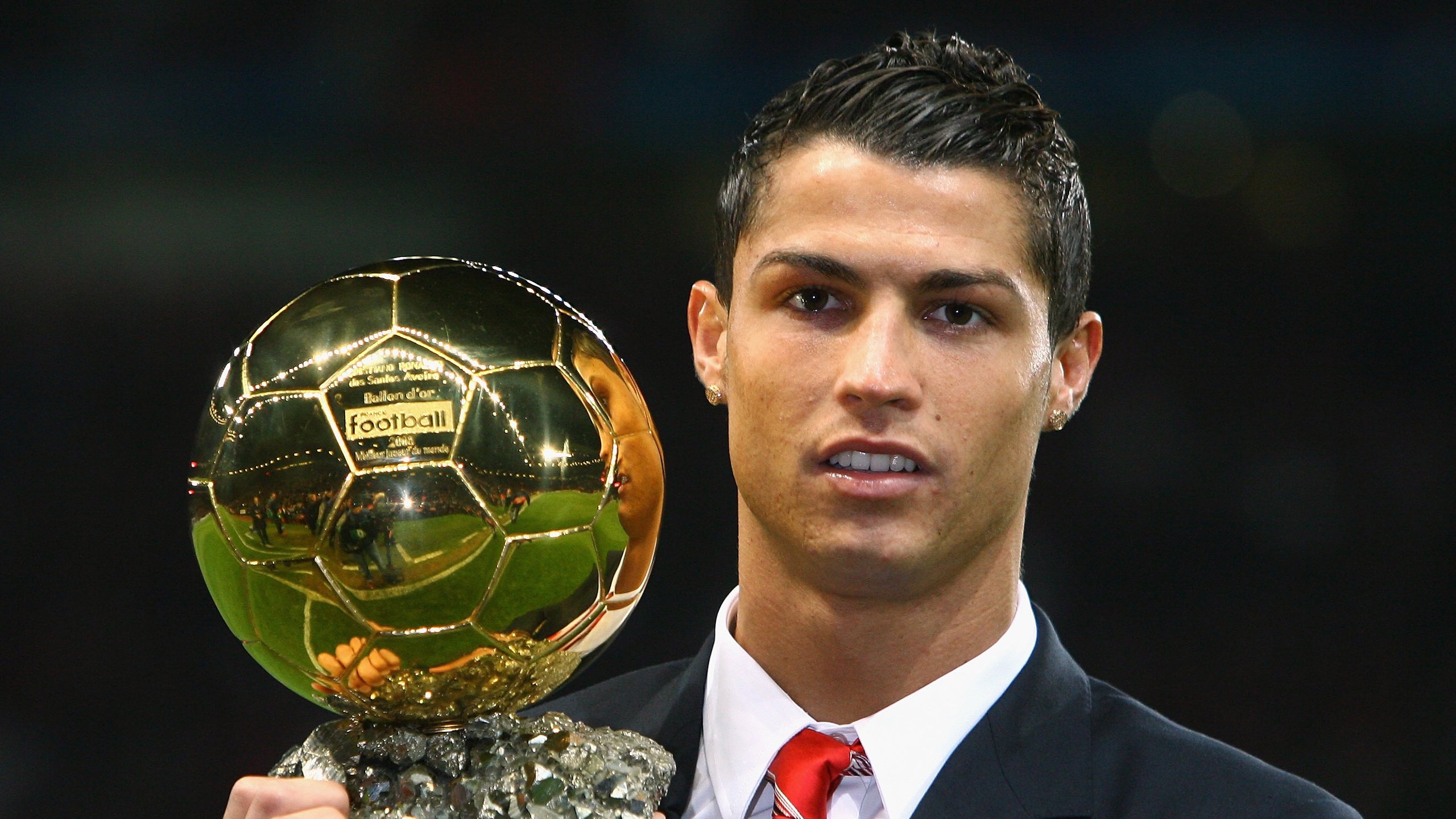 方向盘后的艺术家，佩德里领衔红牛问鼎F1年度冠军之夜