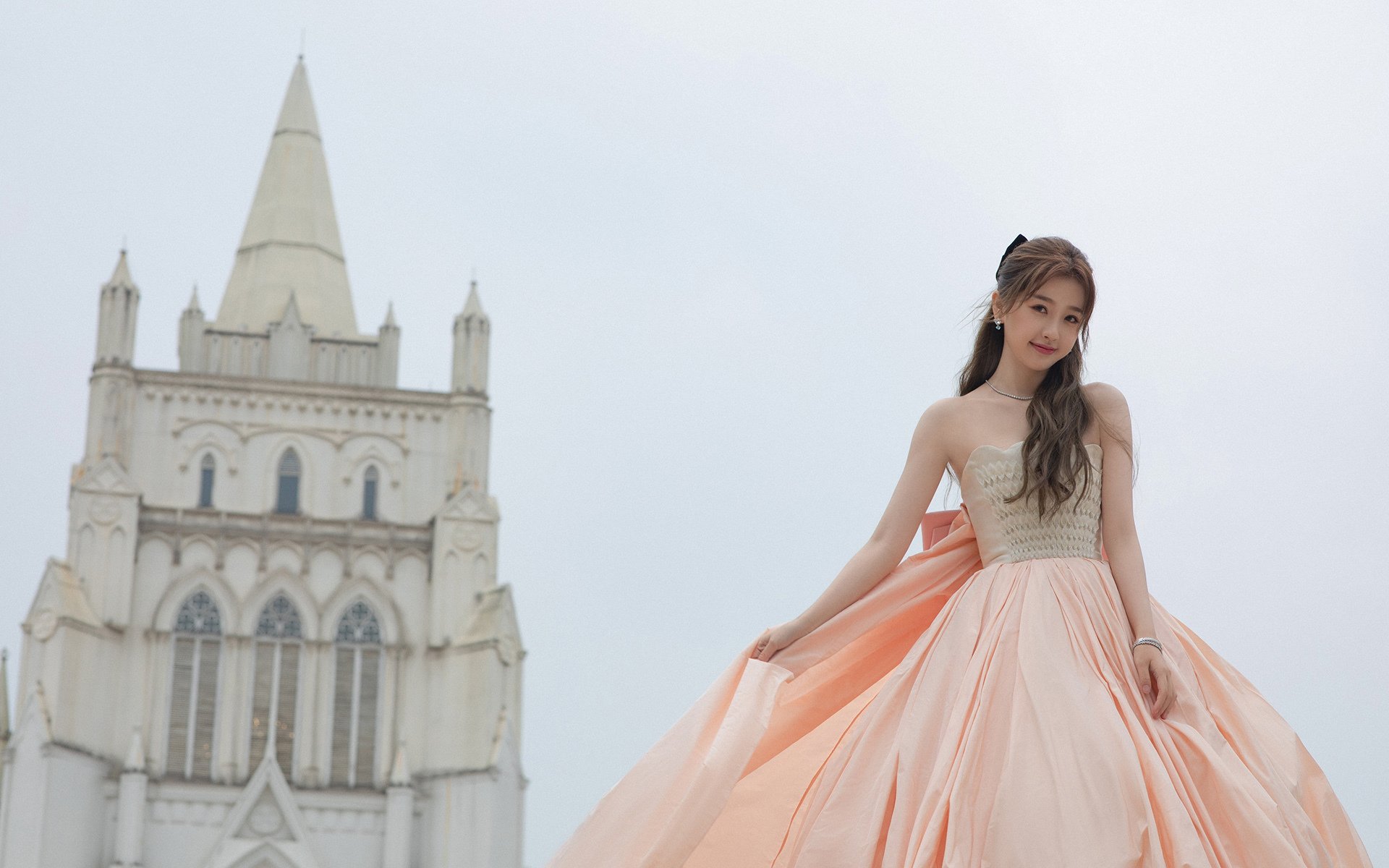 开云体育登录-北境赛道风雪夜，当德罗赞用篮球思维在F1年度争冠战收割赛道