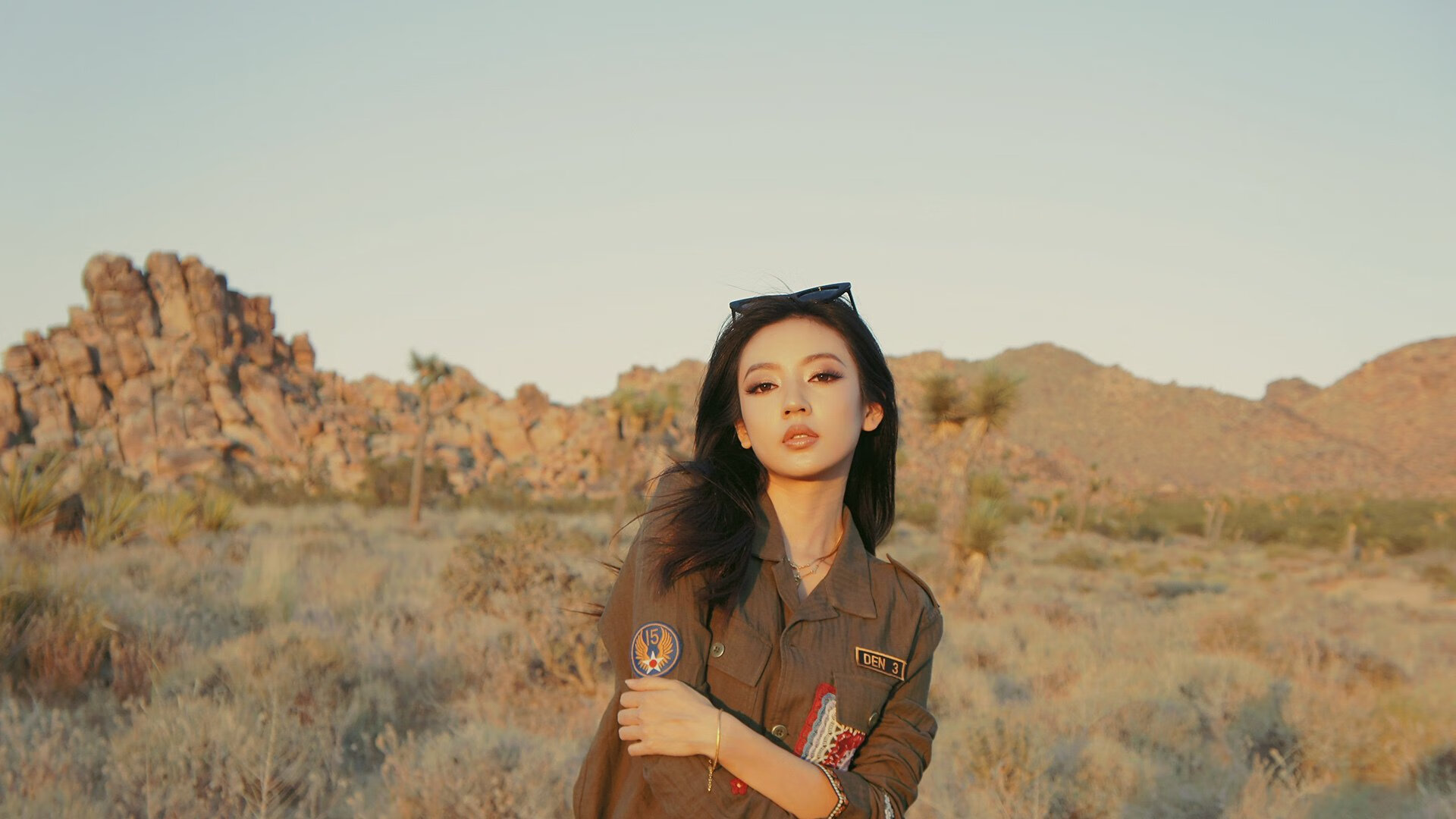 锡安烈焰灼穿天际，新疆疾风骤雨一波流带走深圳